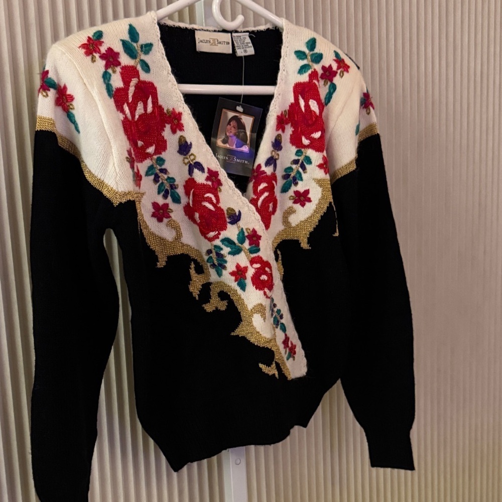 Jaclyn Smith Black Floral Vintage Medium Sweater NWT